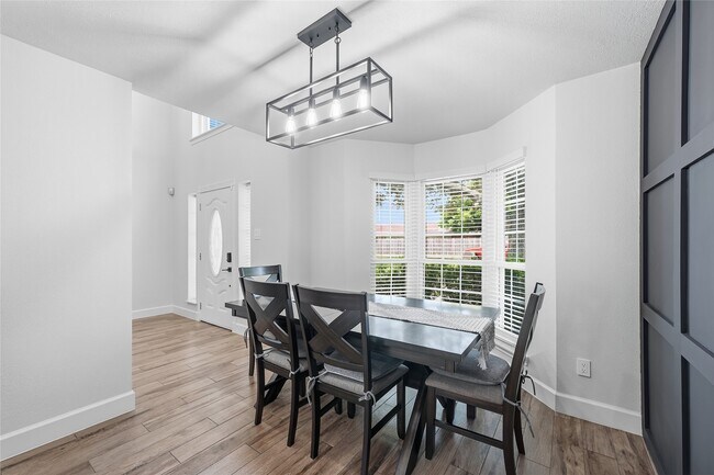Building Photo - 5234 Findlay Dr