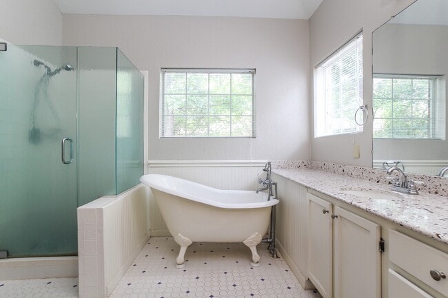 Building Photo - 4434 Echo Falls Dr