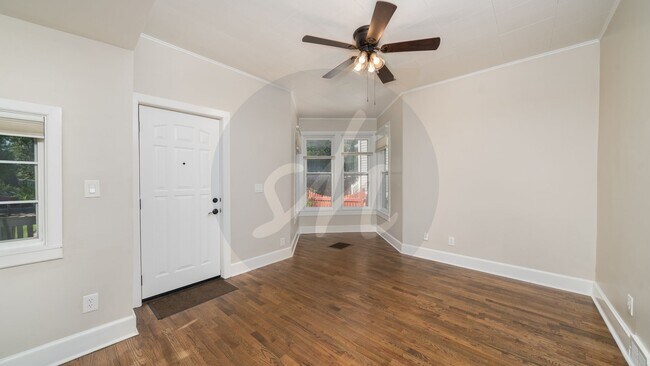 Building Photo - 520 W Pikes Peak Ave
