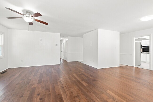 Building Photo - 12823 Holiday Ln