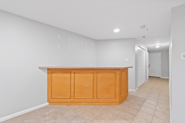 Building Photo - 9401 Rosmarin Way