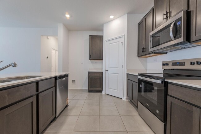 Building Photo - 9507 Reinhartz Wy