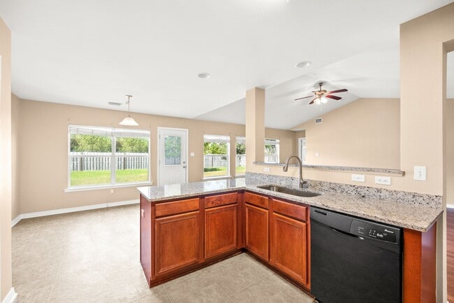 Building Photo - 3235 Bellingrath Dr