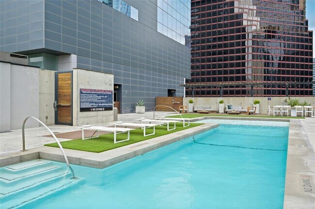 Building Photo - 210 Lavaca St