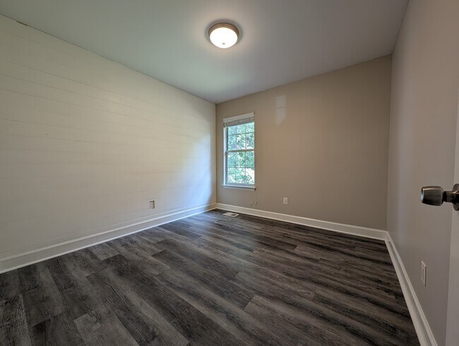 Building Photo - 1001 Nighthawk Ln