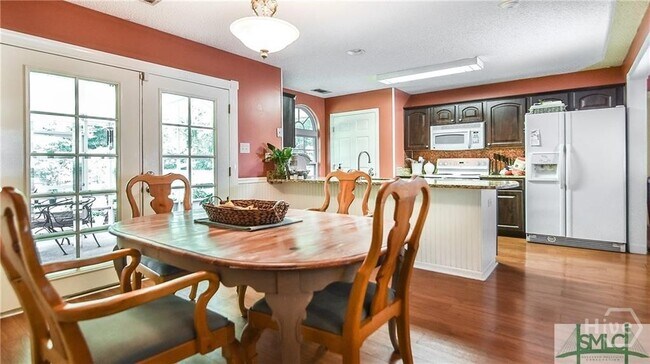 Building Photo - 135 Hermitage Dr