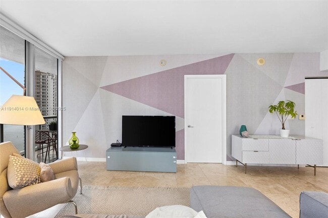 Building Photo - 495 Brickell Ave