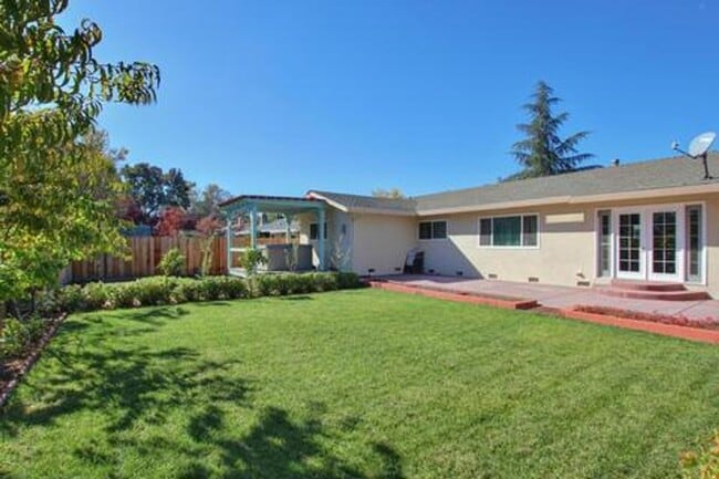 Building Photo - 5415 Comstock Ct