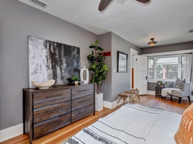 Building Photo - 229 Jacaranda Pl