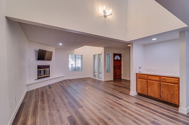 Building Photo - 7330 Stockdale Hwy