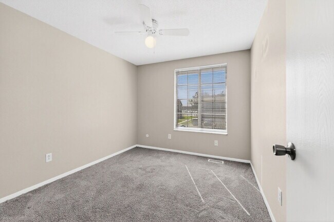 Building Photo - 5920 Walnut Cir Dr