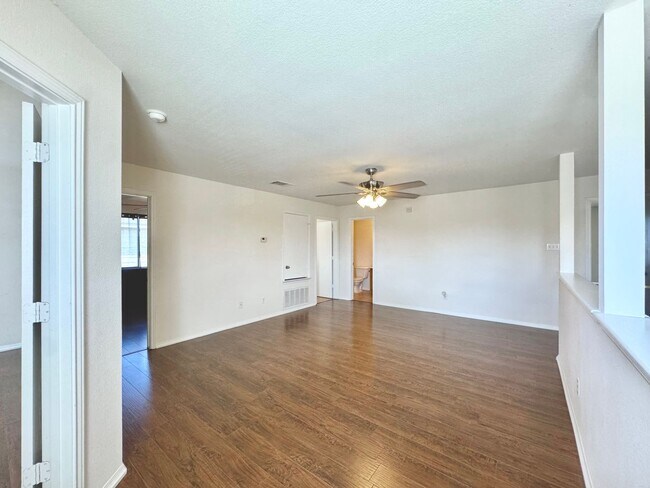 Building Photo - Spacious 5-Bedroom Home with In-Law Suite ...