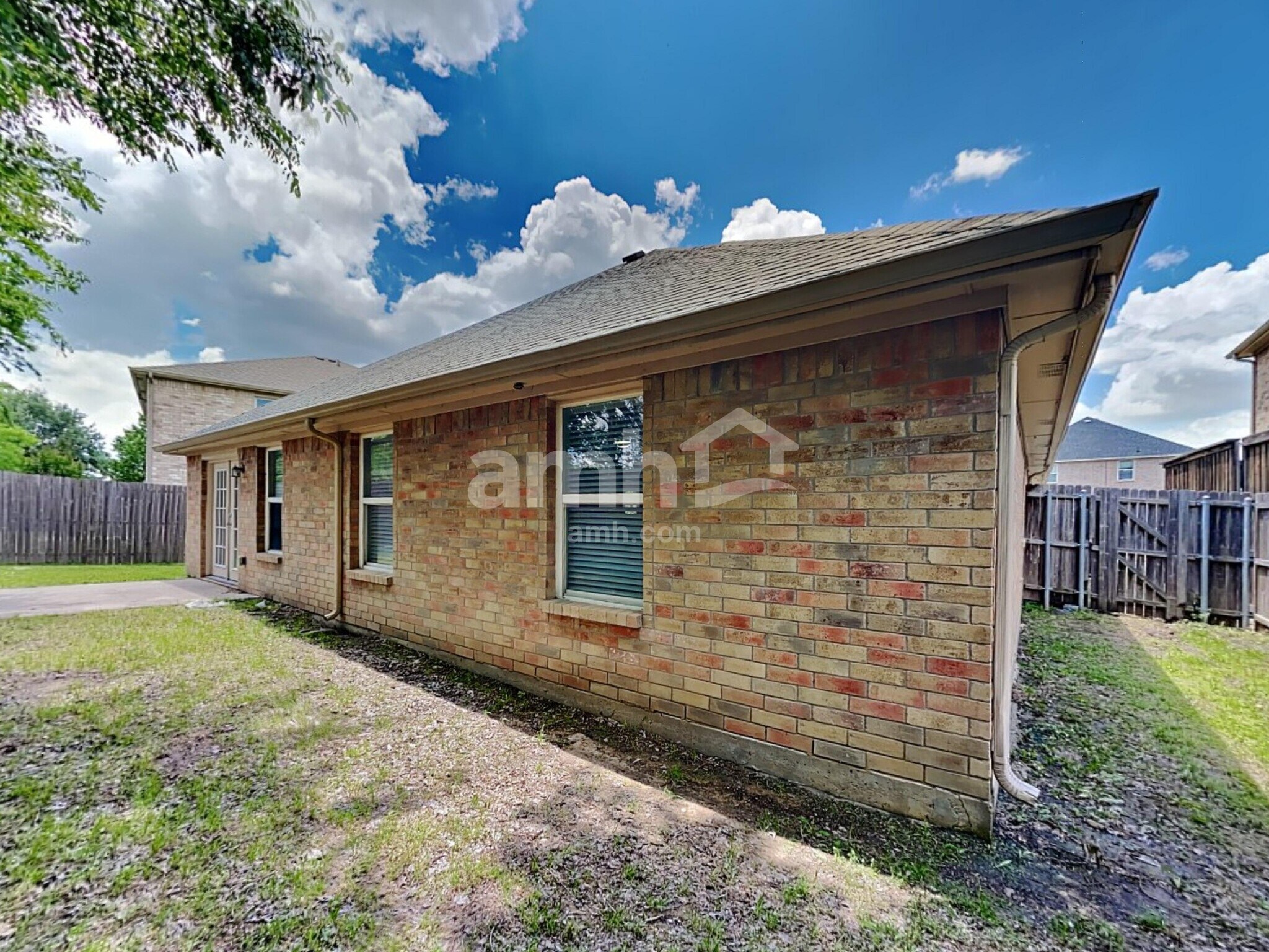 Building Photo - 1352 N Cozumel St