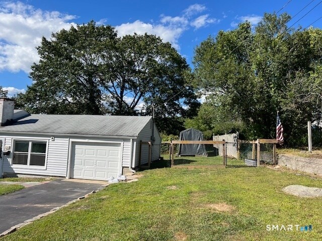 Building Photo - 121 Riverview Ave