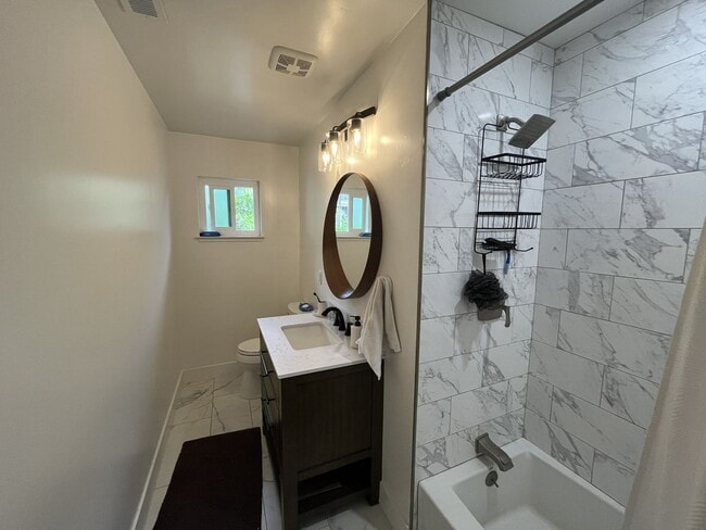 Building Photo - Charming 3 bedroom, 2 bathroom home for rent in Granite Bay, CA!