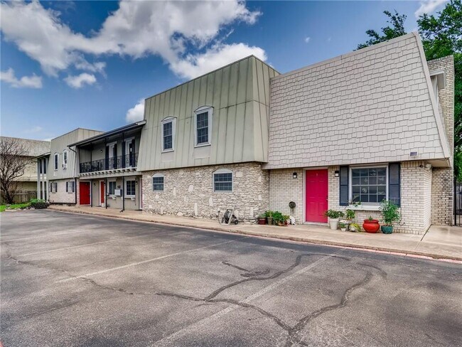 Building Photo - 7914 Mullen Dr
