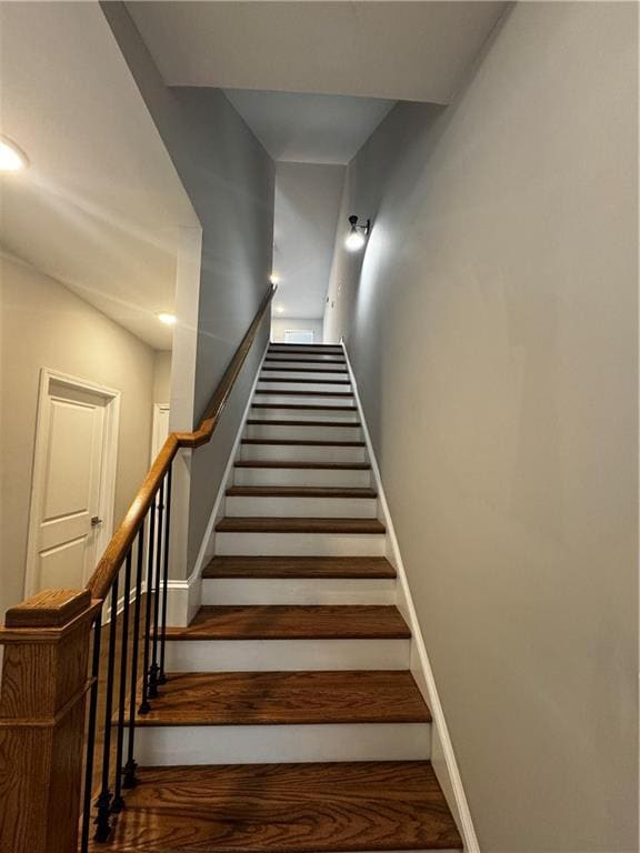 Building Photo - 20 Wren Dr