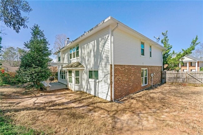 Building Photo - 3744 Misty Wood Dr N W