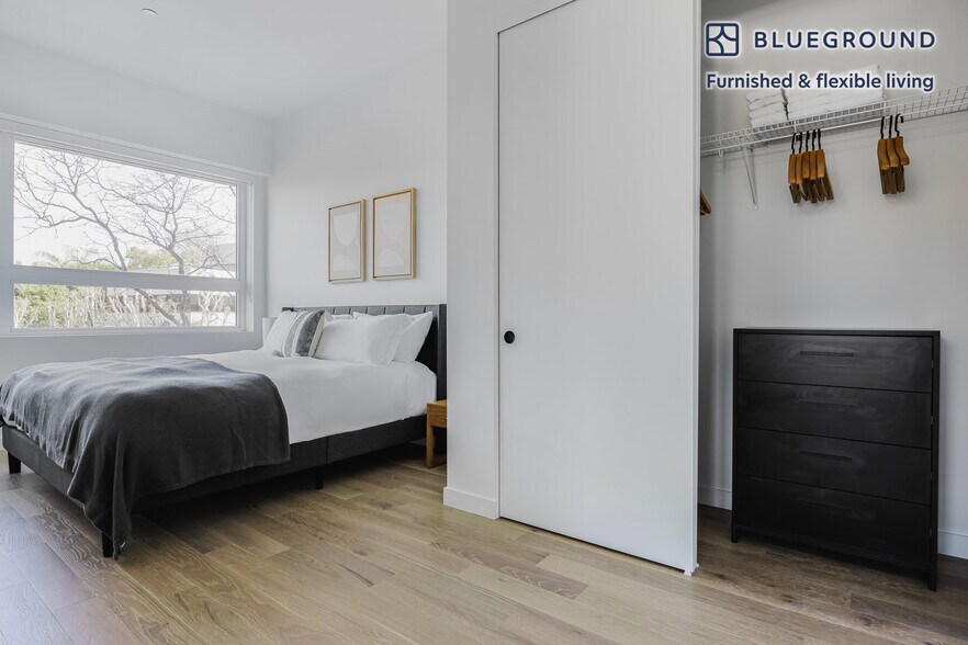 Building Photo - 701 S Hudson Ave