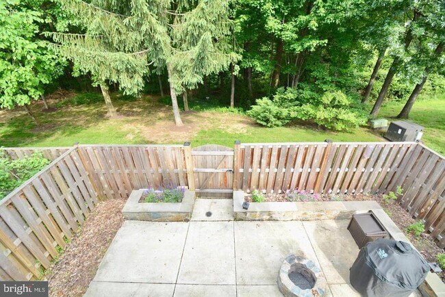 Building Photo - 6153 Summer Park Ln