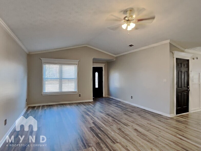 Building Photo - 5801 Meadowview Rd