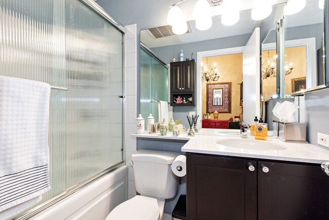 Building Photo - 333 W Hubbard St