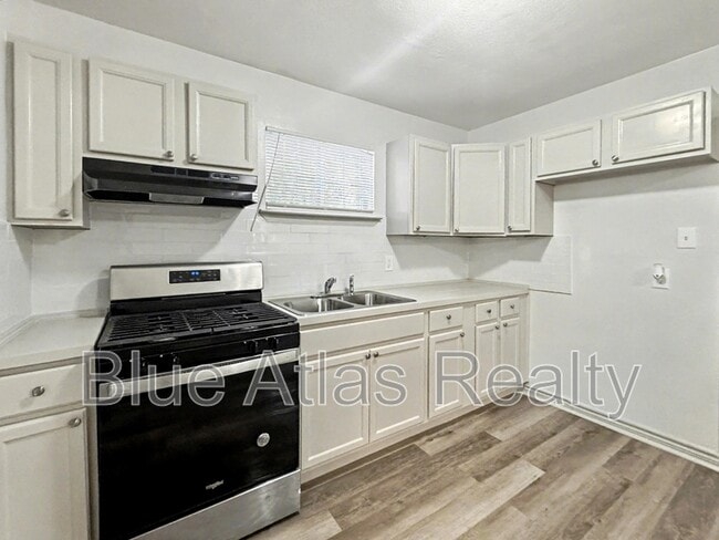 Building Photo - 2015 Glenfield Ave