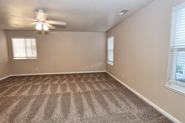 Building Photo - Beautiful 4 Bed 3 full bath Natomas Home!!