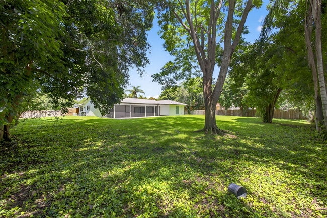 Building Photo - 280 Sulky Way