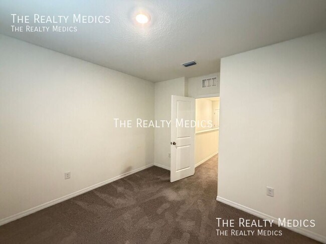 Building Photo - 5338 Dragonfly Dr