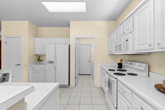 Building Photo - 297 Whispering Wind Dr