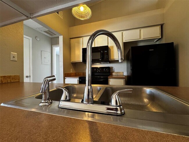 Building Photo - 1705 Crossing Pl