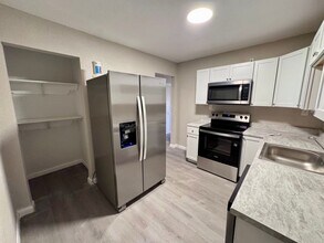 Building Photo - 228 SE 121st Rd