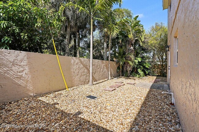 Building Photo - 1280 Jimmy Buffett Mem Hwy