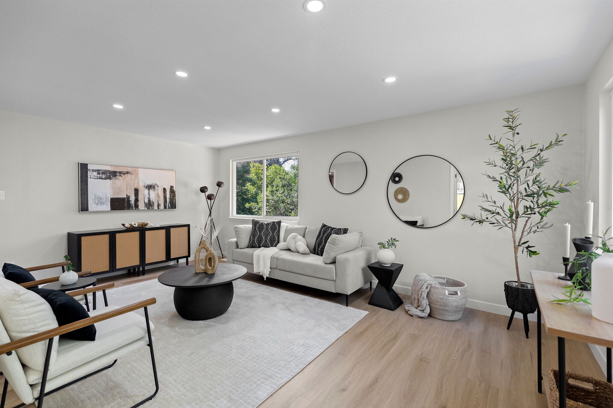 Building Photo - 140 Judson St