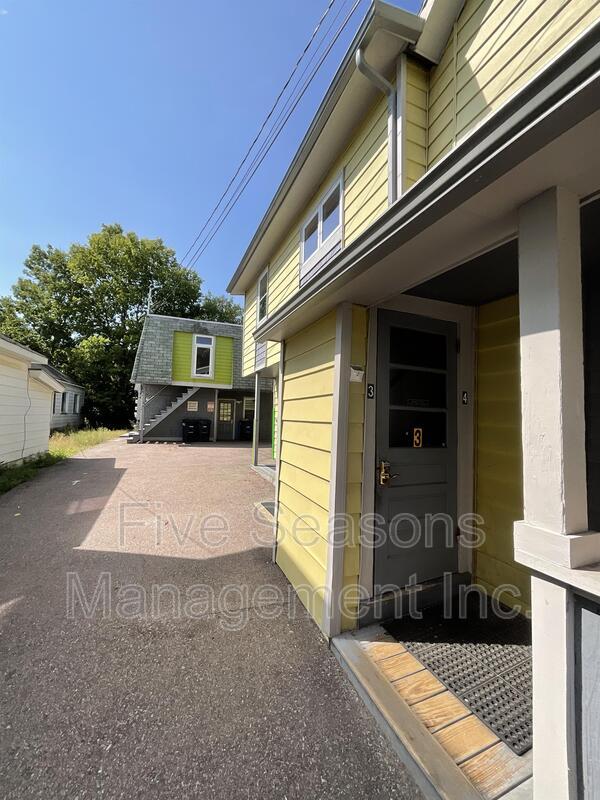 Building Photo - 133 Elmwood Ave
