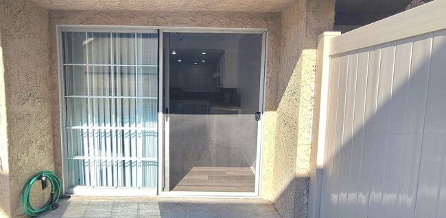 Building Photo - Townhome - 3 bedrooms + 2.5 bathrooms.  AV...
