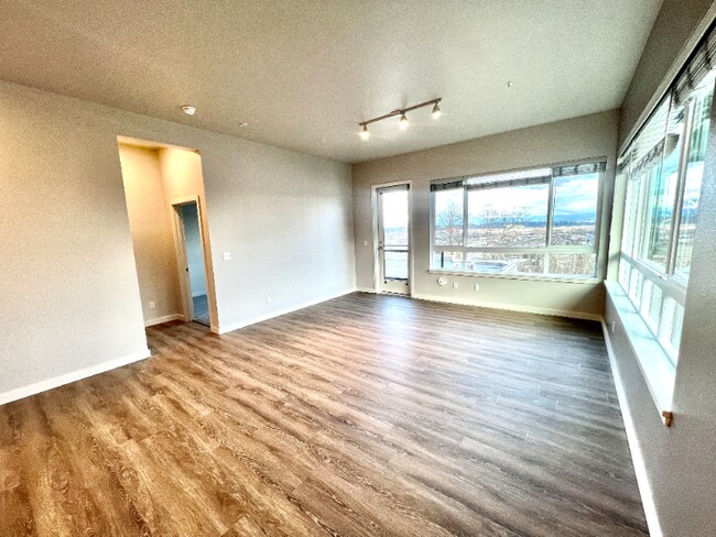 Building Photo - 2330 Yakima Ct