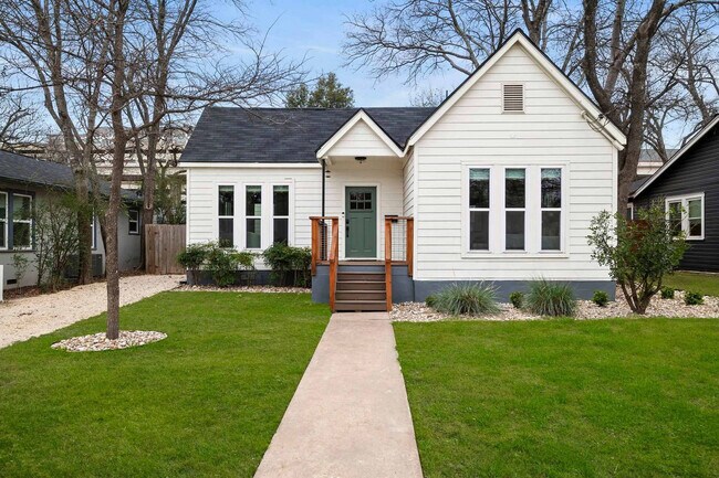Building Photo - 3308 Robinson Ave