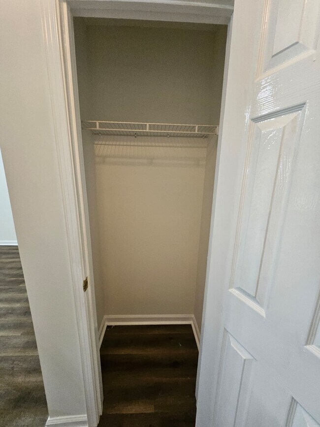 Building Photo - 379 Forest Park Dr