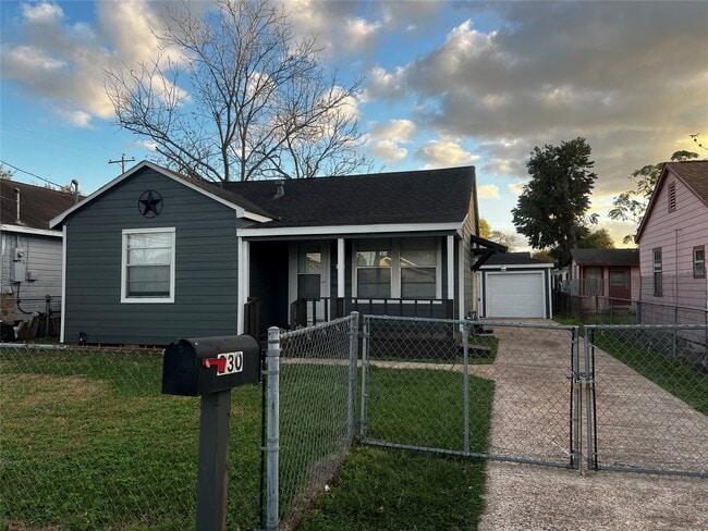 Building Photo - 230 Burress St