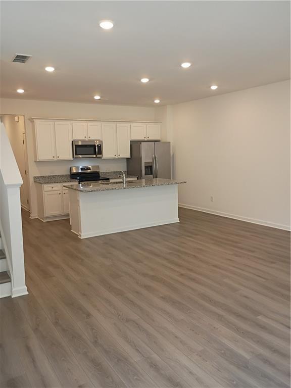 Building Photo - 124 Hazel Dr