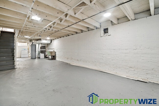 Building Photo - 1329 Herkimer St