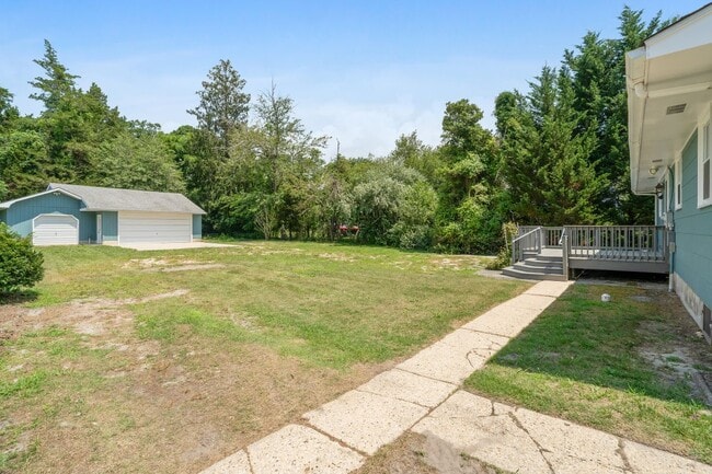 Building Photo - 183 Chestnut Neck Rd