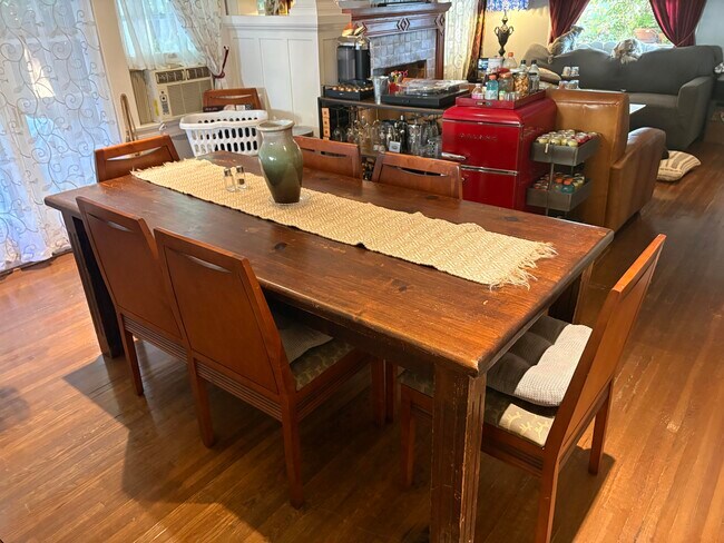 Building Photo - 839 N Orange Dr