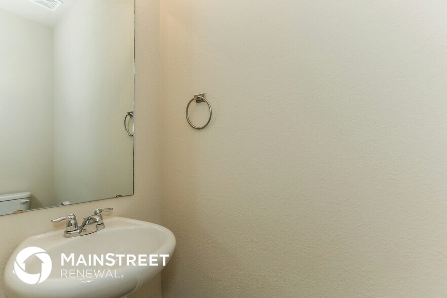 Building Photo - 220 Randy Trce