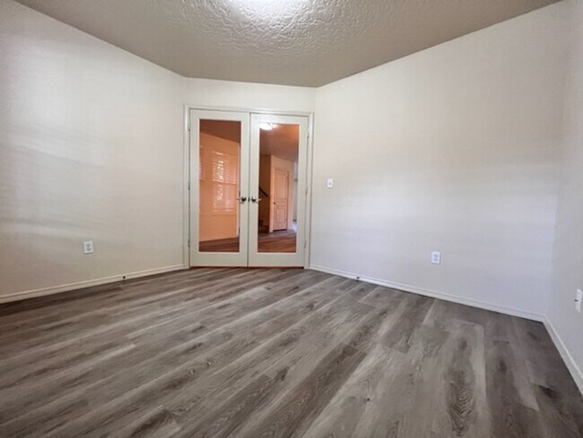 Building Photo - 4448 N Heritage Wds Wy