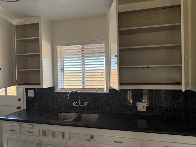 Plenty of shelves - 893 W 23rd St