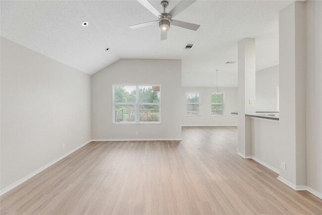 Building Photo - 8129 Hawick Dr