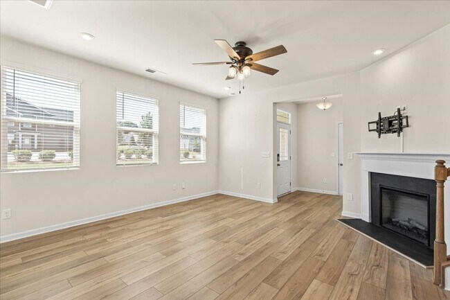 Building Photo - 4529-1 Iron Oak Ln